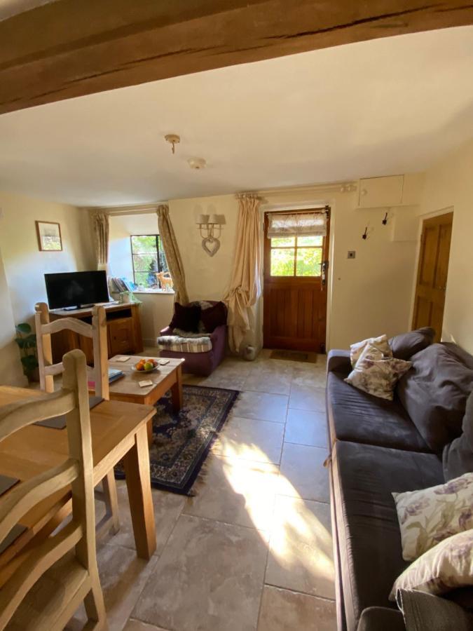 Dove Cottage Bisley  Zewnętrze zdjęcie