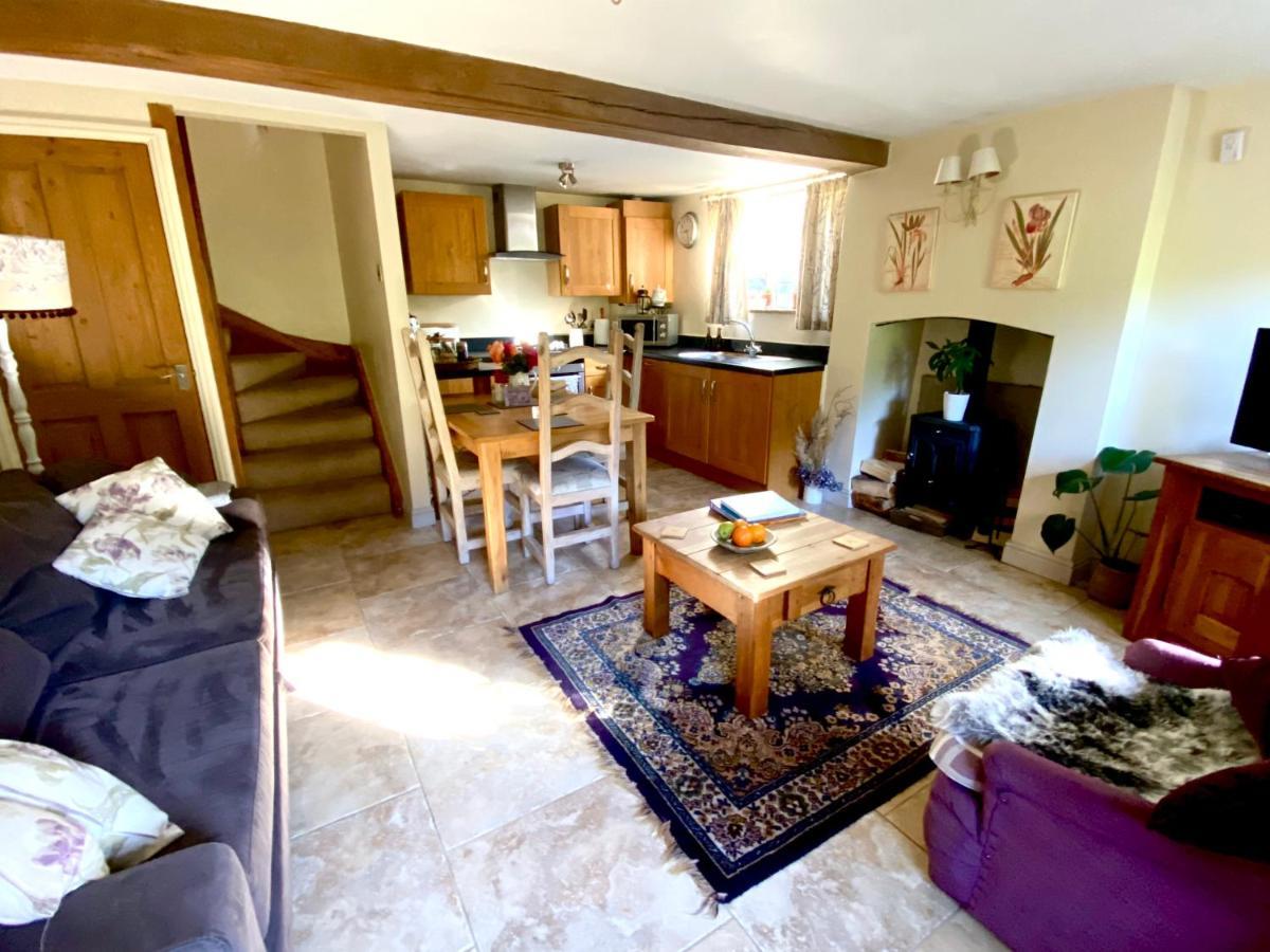 Dove Cottage Bisley  Zewnętrze zdjęcie