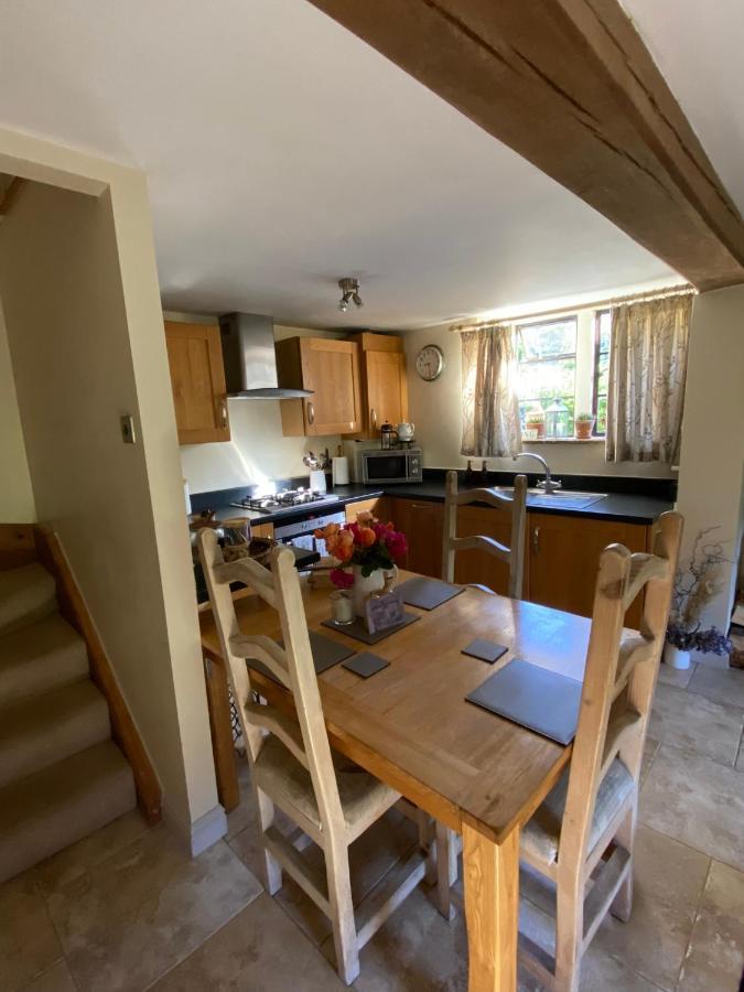 Dove Cottage Bisley  Zewnętrze zdjęcie